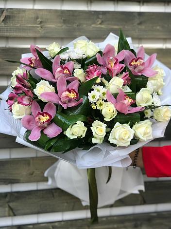 Букет цветов из: Розы и Хризантемы в Батайске