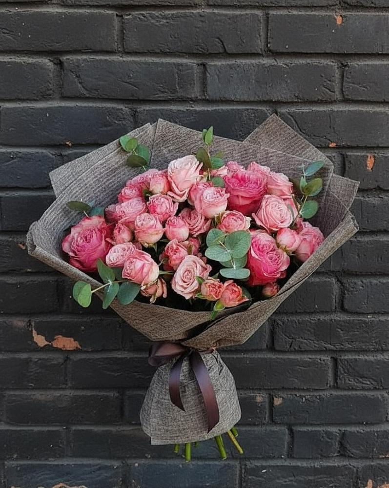 Букет розы в пальмах в Батайске Букет цветов из: Розы в Батайске