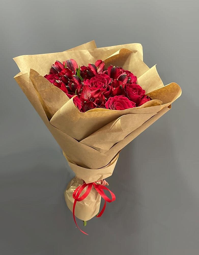 Букет цветов из: Альстромерии и Розы в Батайске