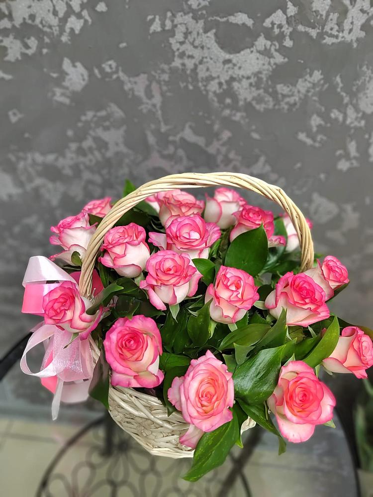 Цветочная композиция из Розы в корзине в Батайске