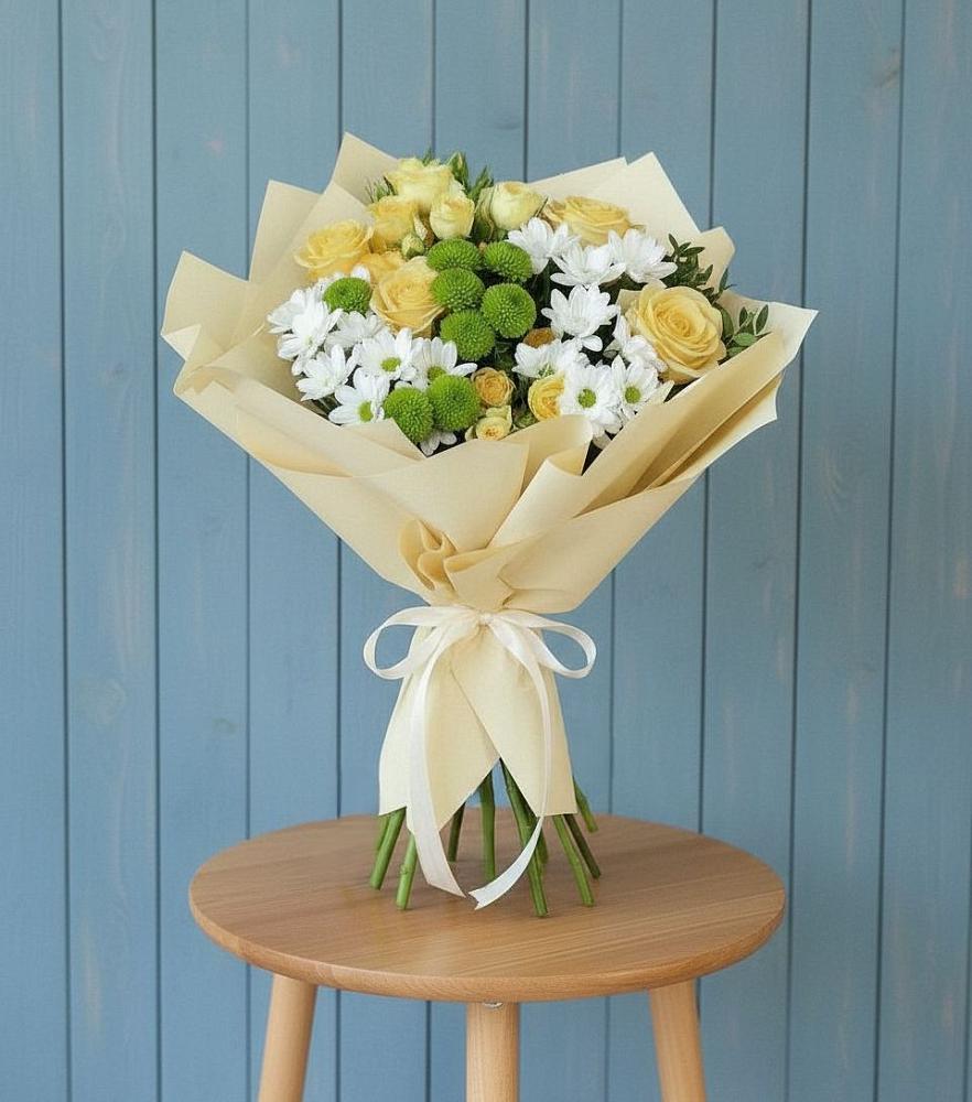 Букет Луч солнца в Батайске Букет цветов из: Хризантемы и Розы в Батайске