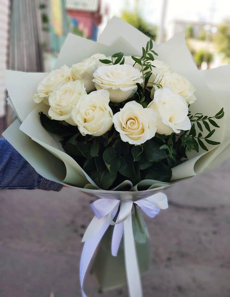 Белые розы Проуд в Батайске Букет Белые розы Проуд в Батайске