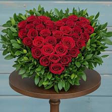 Композиция Сердце в любви в Батайске Цветочная композиция из Розы в виде сердца в Батайске