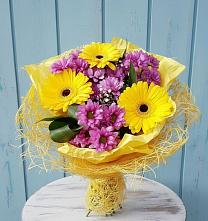 Букет одинокая звезда в Батайске Букет цветов из:  Хризантемы и Герберы в Батайске