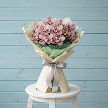 Букет цветов из:  Орхидеи и Розы в Батайске
