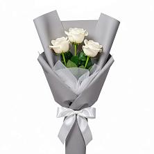 Букет 3 белые розы в Батайске Букет 3 белые розы в Батайске
