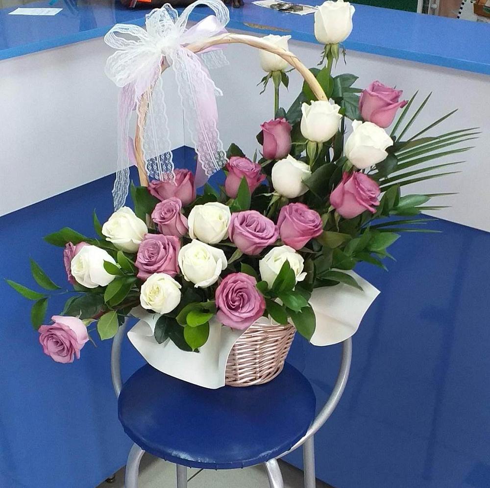 Цветочная композиция из Розы в корзине в Батайске