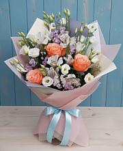Букет цветов из:  Лизиантусы, Розы, Альстромерии и Гипсофила в Батайске
