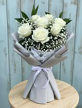 Букет из белых роз в Батайске Букет цветов из:  Розы в Батайске