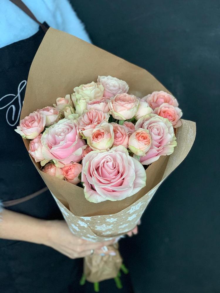 Букет ванильный зефир в Батайске Букет цветов из: Хризантемы и Розы в Батайске