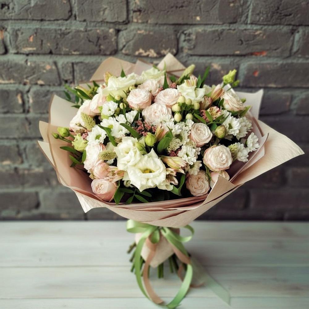 Букет нежное ассорти в Батайске Букет цветов из: Альстромерии, Розы и Хризантемы в Батайске