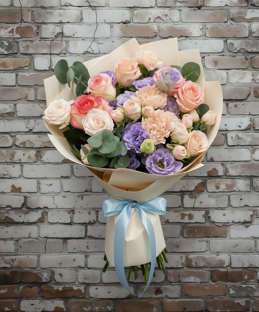 Букет цветов из: Розы, Лизиантусы и Гвоздики в Батайске