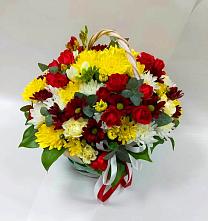 Композиция пленяющий аромат в Батайске Цветочная композиция из Хризантемы и Розы в корзине в Батайске