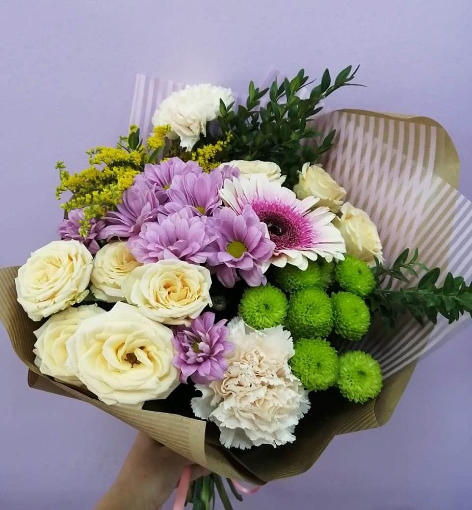 Букет цветов из: Хризантемы, Розы, Гвоздики и Герберы в Батайске