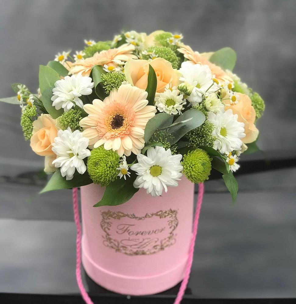 Композиция маленькая прелесть в Батайске Цветочная композиция из Розы, Герберы и Хризантемы в шляпной коробке в Батайске