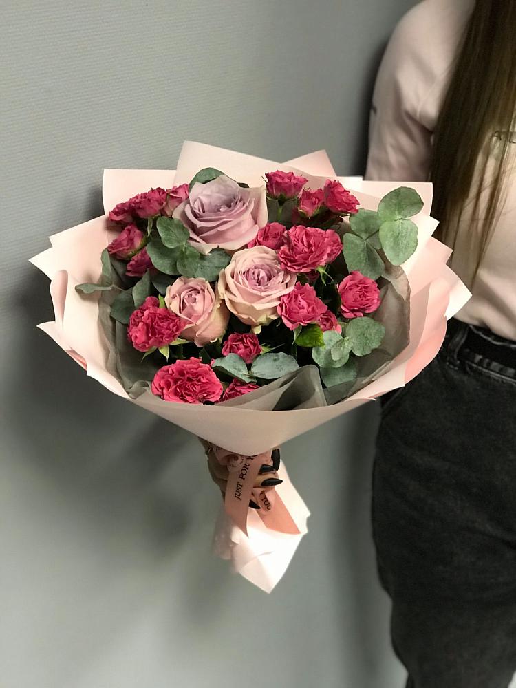 Букет восхищение в Батайске Букет цветов из: Гвоздики и Розы в Батайске