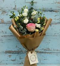 Букет цветов из:  Розы и Лизиантусы в Батайске