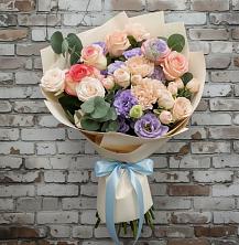 Букет Феерия в Батайске Букет цветов из:  Розы, Лизиантусы и Гвоздики в Батайске