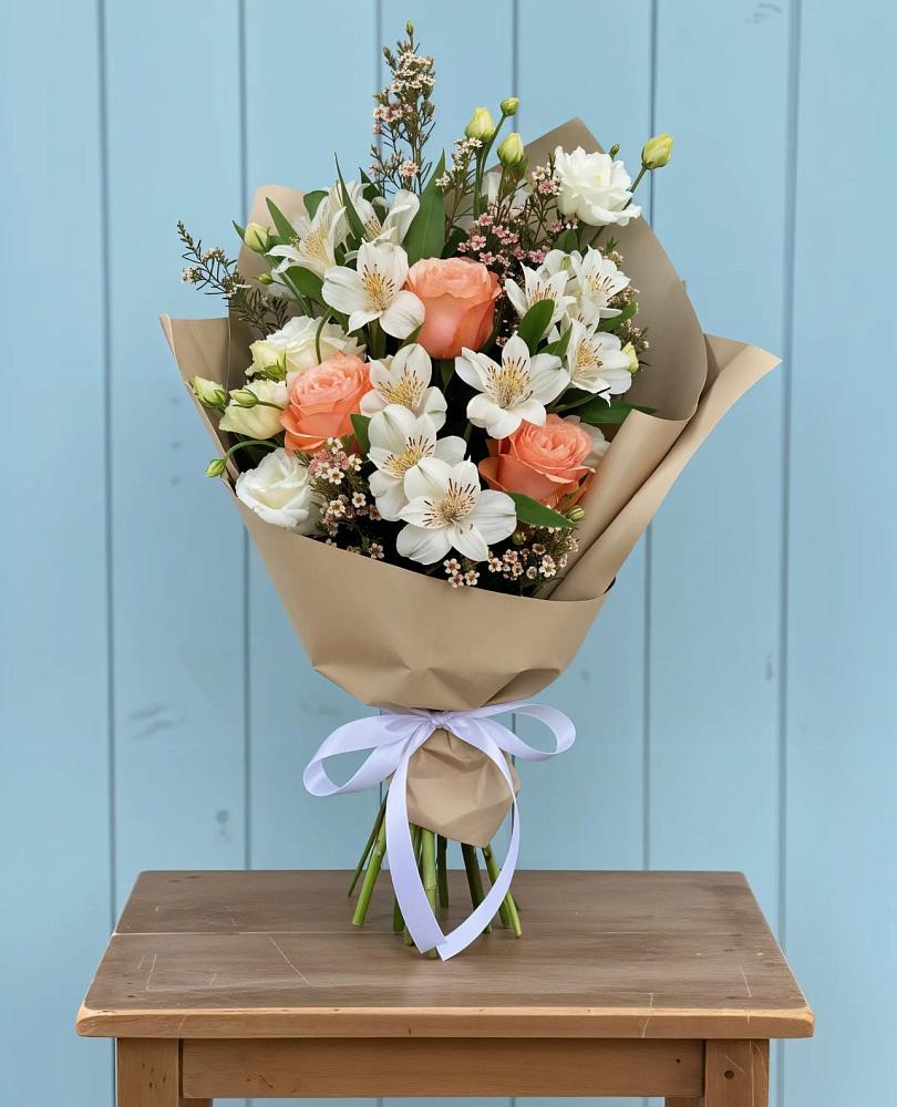 Букет яркий комплимент в Батайске Букет цветов из: Альстромерии, Лизиантусы, Розы и Хризантемы в Батайске